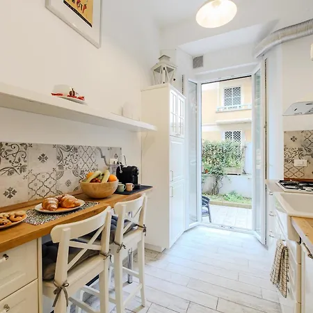 Toto Vatican Apartment